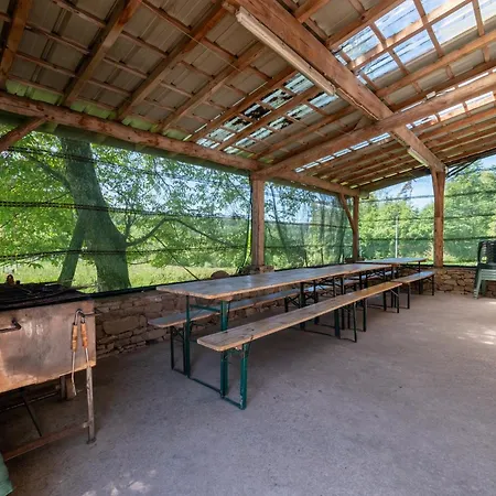 A La Ferme Aux Moineaux