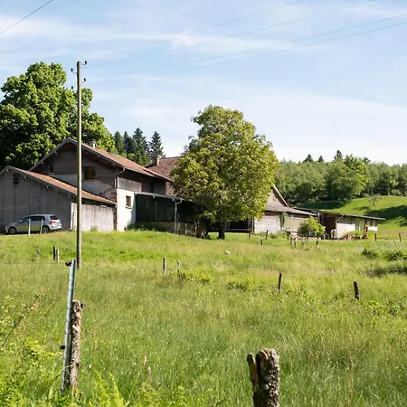 A La Ferme Aux Moineaux